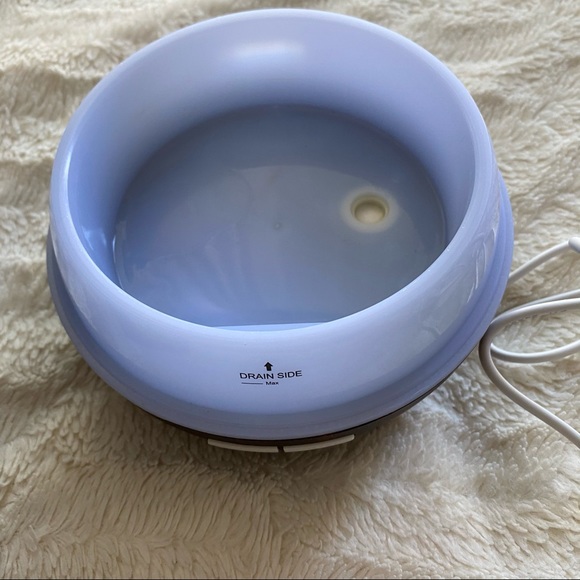 Essential Oil Diffuser - Picture 3 of 4